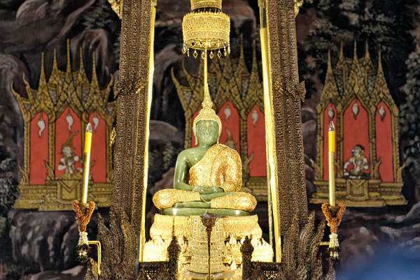 Emerald_Buddha_Bangkok